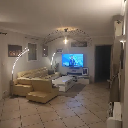 Villa Avec Piscine Au Calme ! *