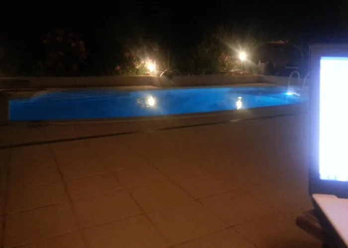 Villa Avec Piscine Au Calme ! *