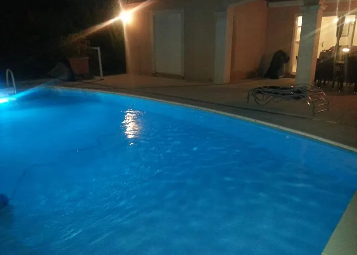 Avec Piscine Au Calme ! * Rochefort-du-Gard