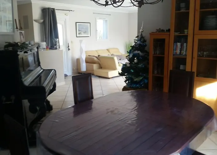 Avec Piscine Au Calme !